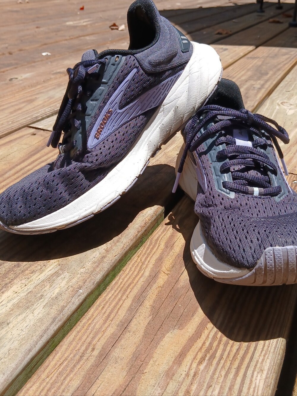 Brooks Anthem 6 Navy Purple and White Running Shoes Womens Size 8
